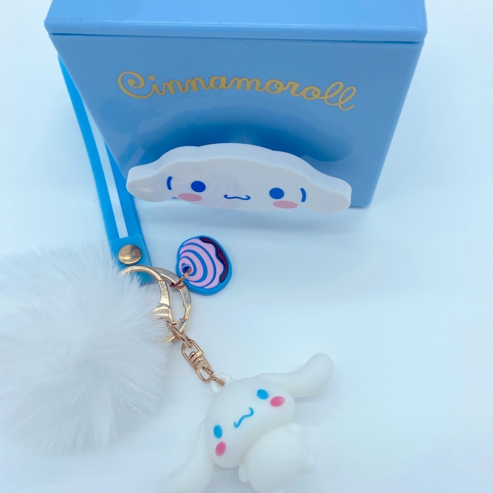Cinnamoroll Sanrio keychain and storage box set